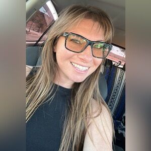 Welcome to my Hardly Used Closet 💕